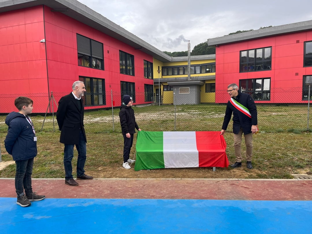 Inaugurazione Panchina Blu Contro Il Bullismo Istituto Comprensivo